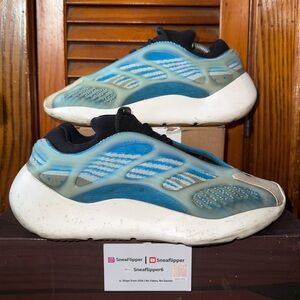 Size 10.5 - Adidas Yeezy 700 V3 Arzareth
